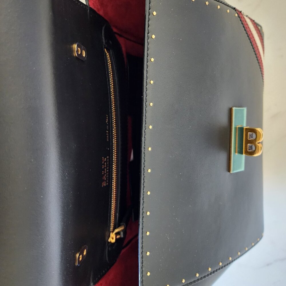 NWT BALLY B Turn SM 2-Way Leather Handbag – Elegant Versatility🖤(#163) - Picture 9 of 12